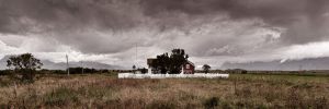 Det-lille-hus-og-brune-skyer---Torkil-Michelsen---Esbjerg-Fotoklub